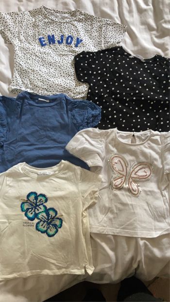 Lot 5 tee shirt et un ensemble offert