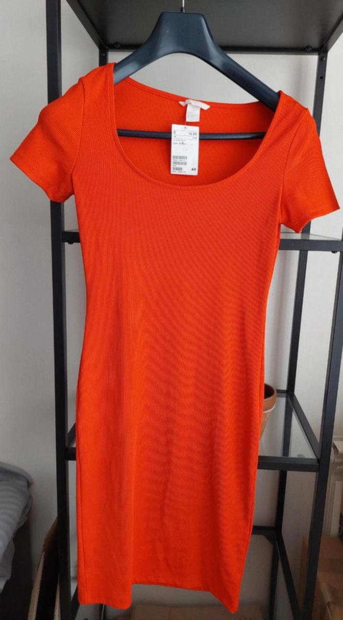 Robe rouge H&M neuve - photo numéro 2