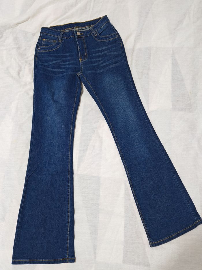 Jean bleu brut évasé Neuf taille 38 Shein - photo numéro 2
