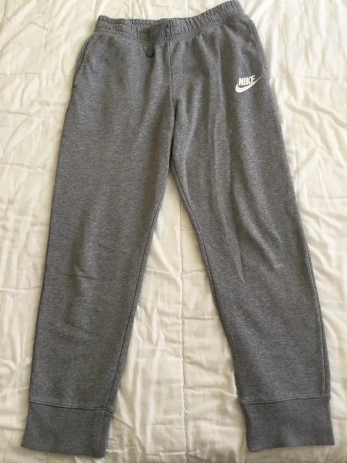 Pantalon gris Nike