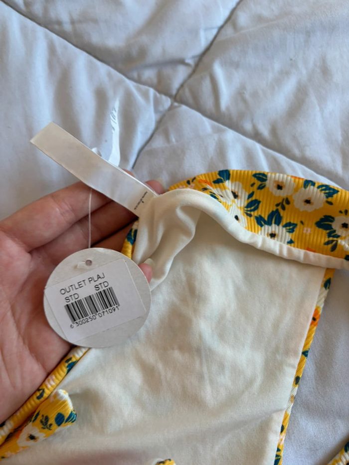 Bas de maillot de bain bikini penti jaune à noeuds motif fleurie taille L/40 neuf - photo numéro 4