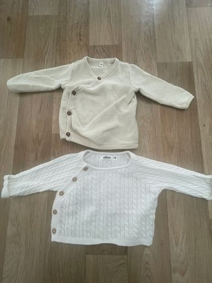 Lot 2 gilets bébé - photo numéro 1