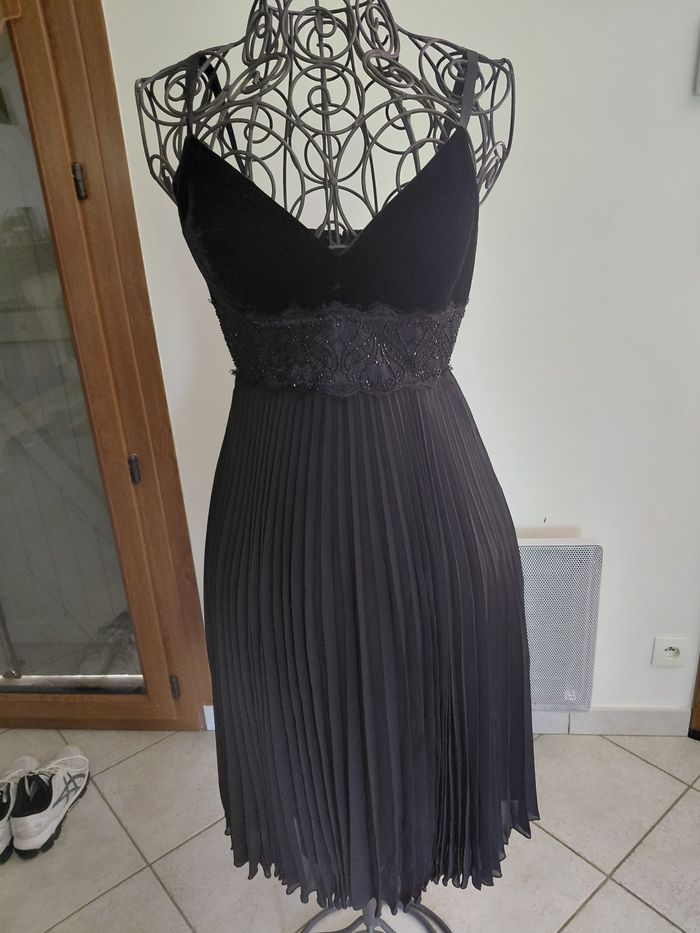 Robe de cérémonie, velours avec surpiqures - photo numéro 3
