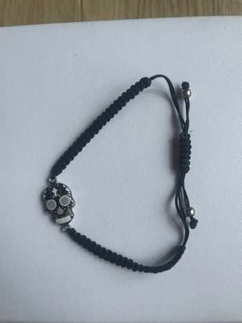 Bracelet noir tête de mort