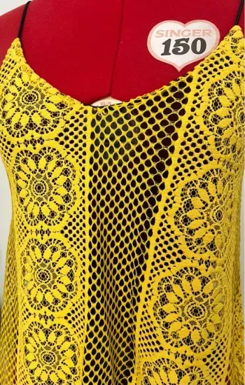 Top dentelle jaune et noir Emsey company