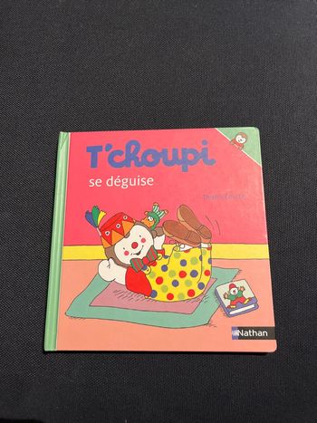 Livre pour enfants tchoupi se déguise