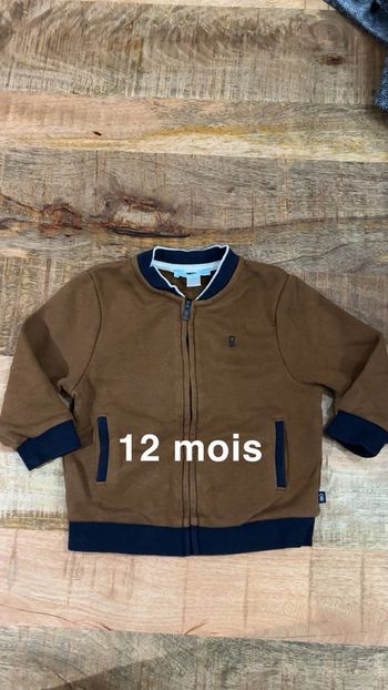 Sweat zippé taille 12 mois