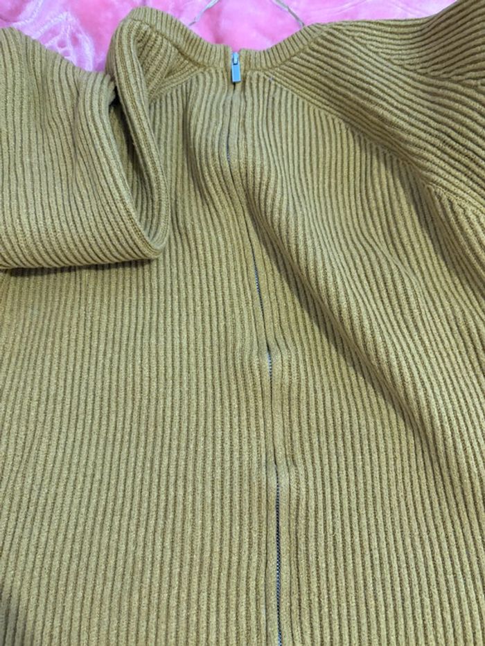Pull jaune foncé - photo numéro 6