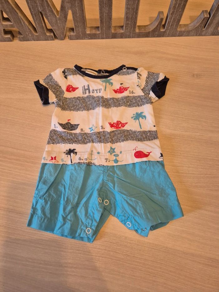 tenue manches courtes et short légère