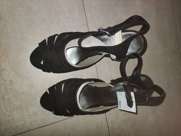 Chaussure  plateforme neuve avec etiquette - photo numéro 3