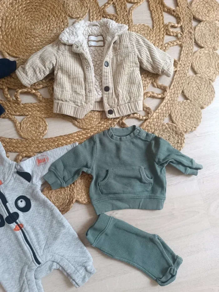 Lot vêtements 1 mois garçon - photo numéro 4