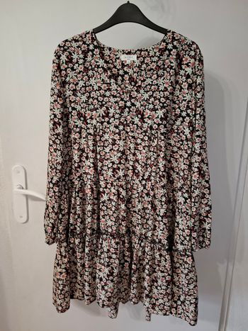 Robe kilky taille unique en très bon état max taille 40 mesure dans l'annonce 