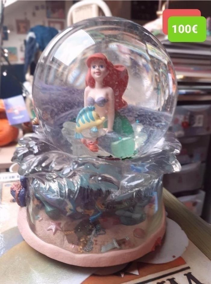 Snowglobe disney disneyland ariel musical