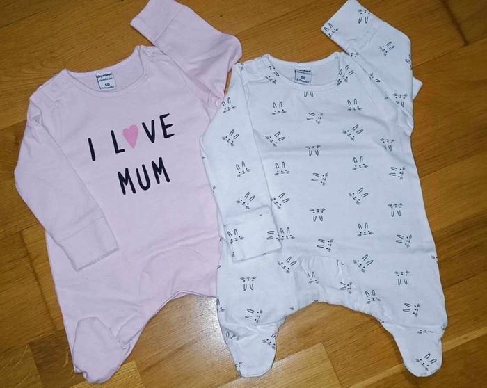 Naissance et 1 mois fille