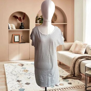 Robe epaule denudé esmara taille M