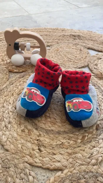 Chaussons pointure 18