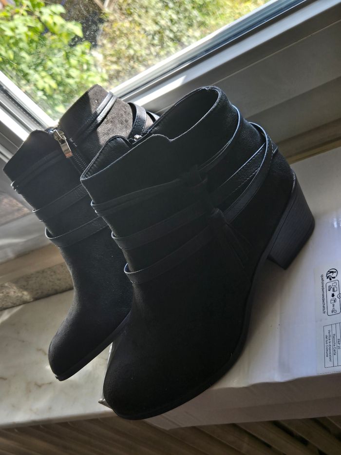 Bottines noires simili/suédine P.39 neuves - photo numéro 2