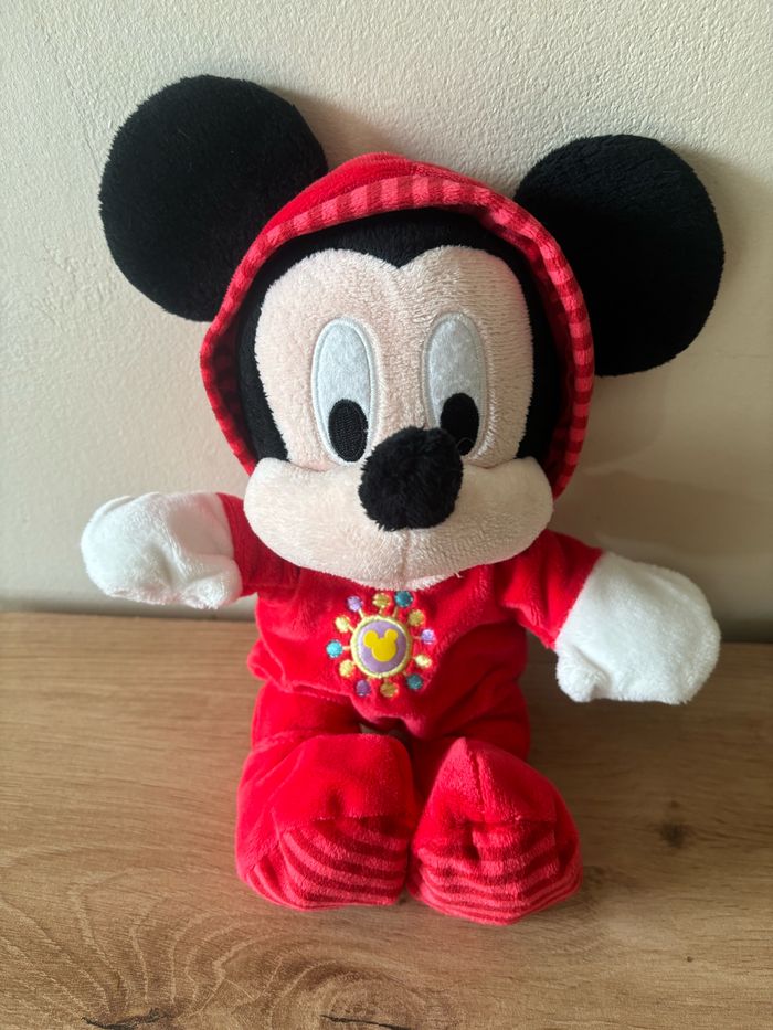 Doudou peluche Mickey pyjama rouge à capuche Disney - photo numéro 2