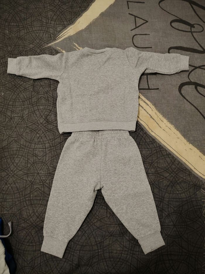 Ensemble Nike bébé - photo numéro 3