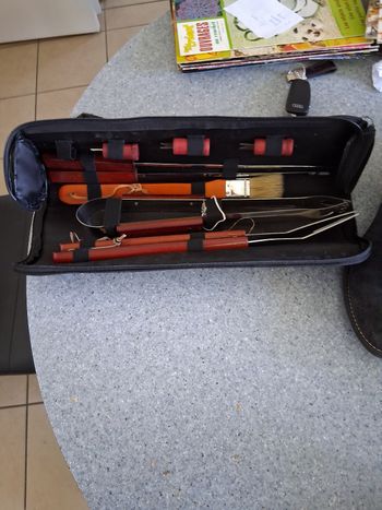 Trousse de 9 ustensiles barbecue