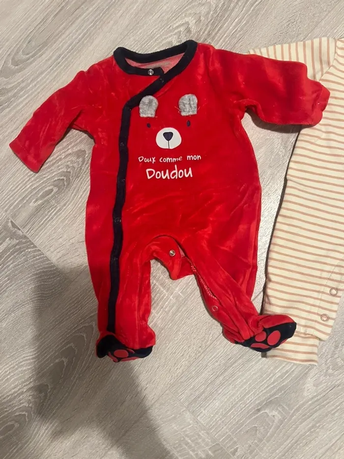Lot de 3 pyjamas 1 mois - photo numéro 2