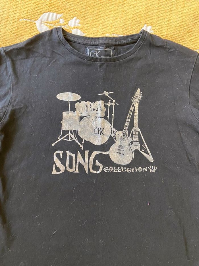 TEE shirt noir Cfk application argentée manches longues, col rond, taille 8 ans neuf - photo numéro 3