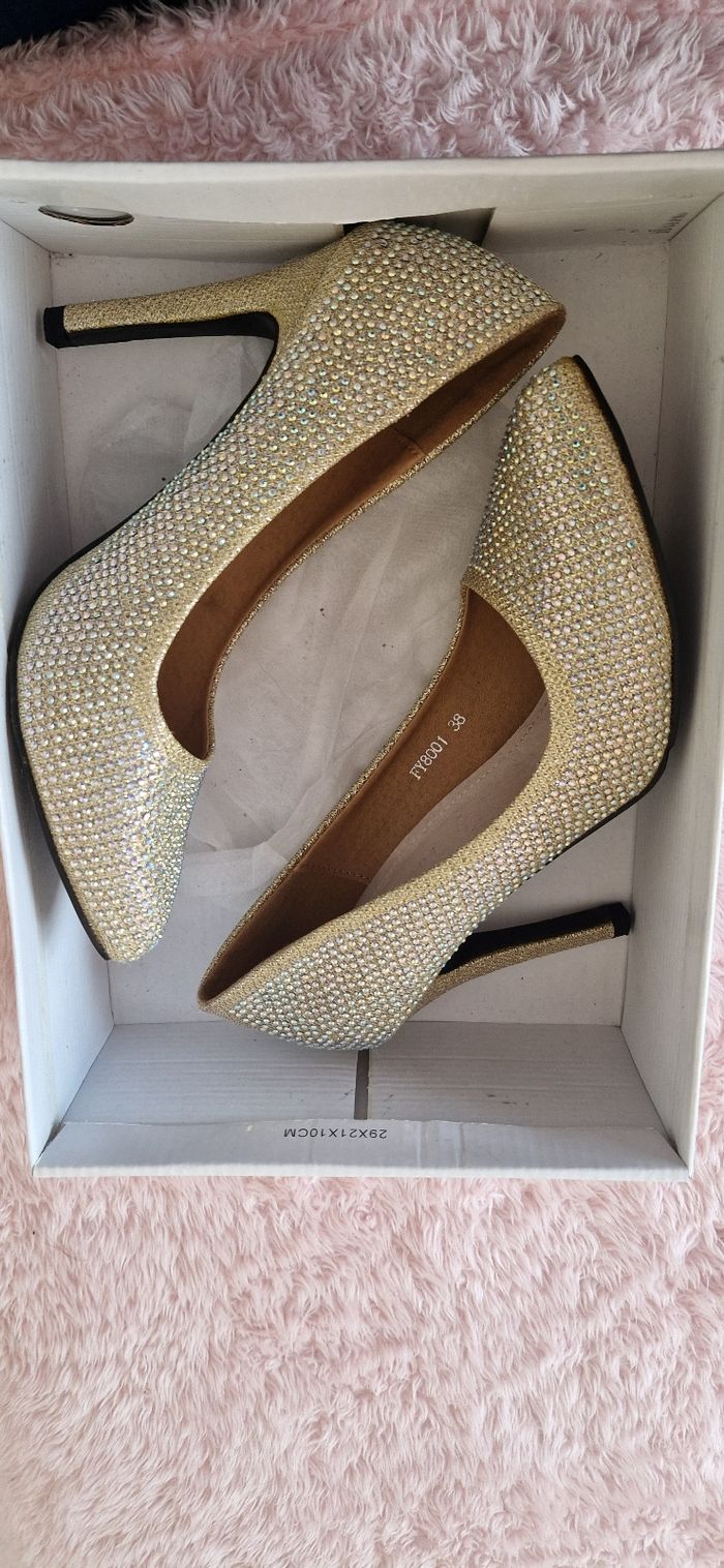 Chaussures à talons brillante 38 - photo numéro 9