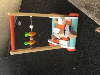 Chariot bois avec cubes