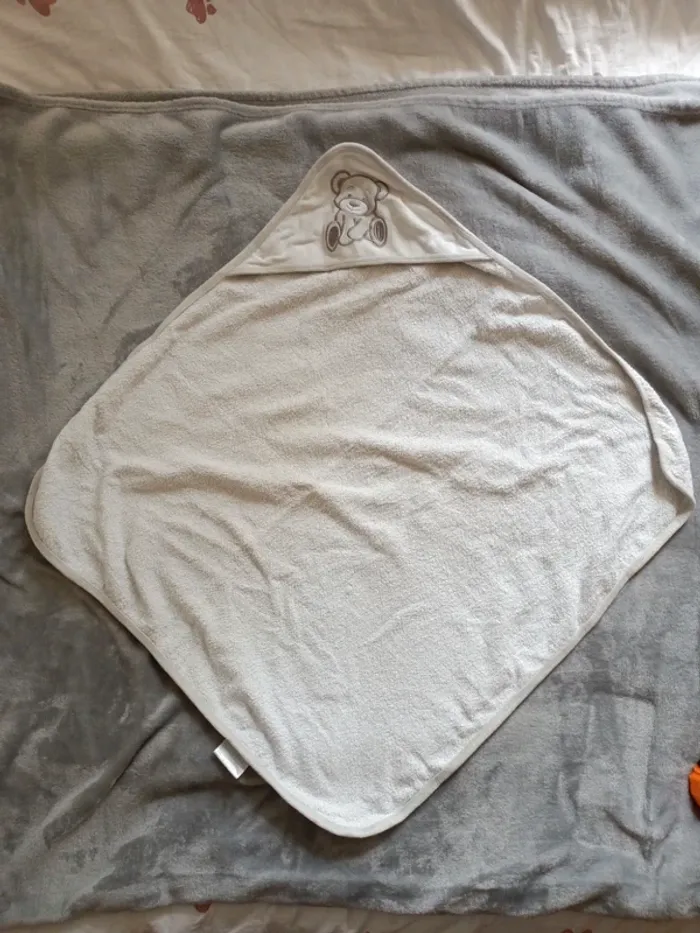 Serviette de bain avec capuche