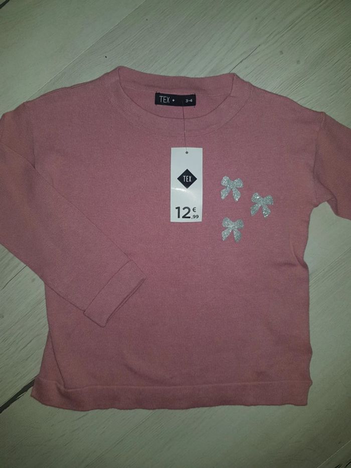 Pull fin rose et argenté tex 4ans neuf