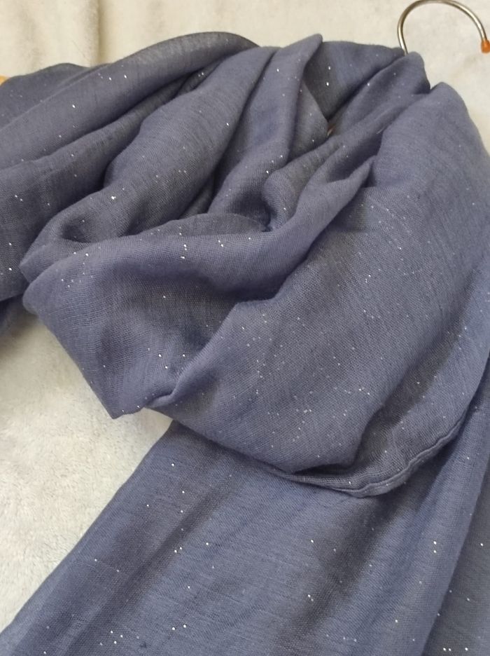 Foulard pailleté - photo numéro 3
