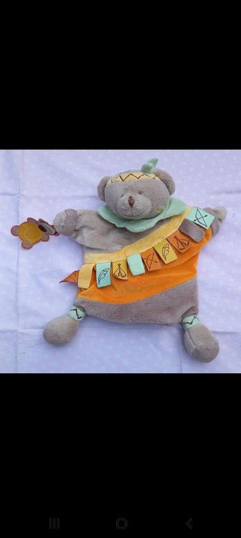 Doudou marionnette ours indien- Noukie's