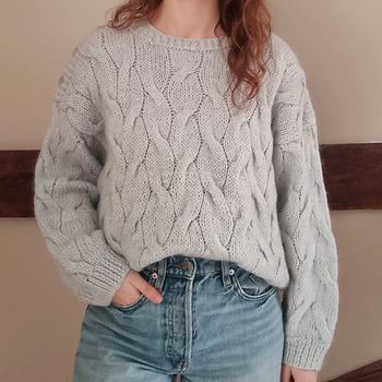 Pull tricoté main laine tout doux gris clair torsades