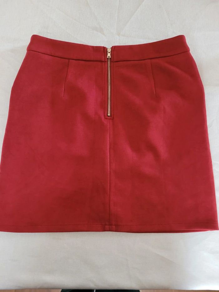 Jupe courte rouge, touché velour - photo numéro 7