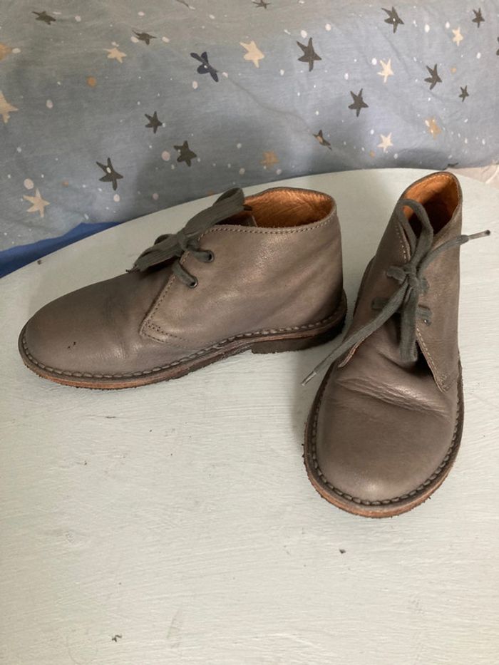 Chaussures grises - photo numéro 2