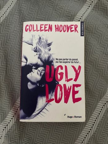 Livre ugly love Colleen Hoover