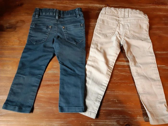 2 pantalons slim 2 ans crème et bleu marine fermeture effet use - photo numéro 2
