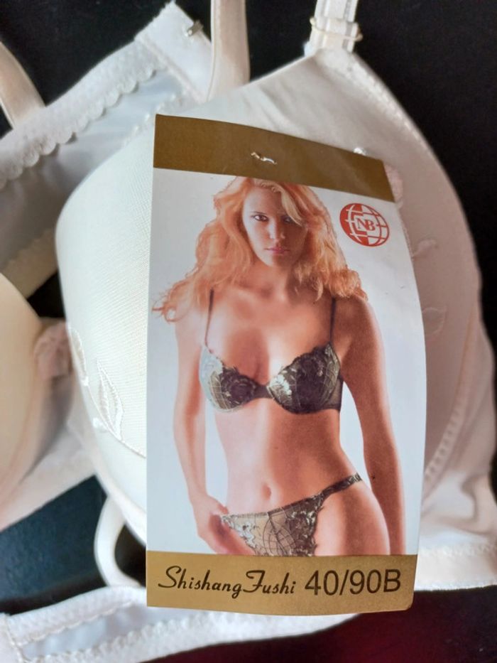 Soutien gorge neuf 90 B - idée cadeau fête des Mères - photo numéro 2