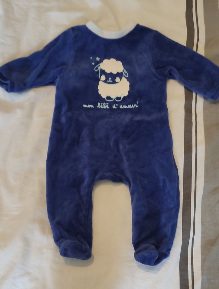 Lot pyjamas - photo numéro 2