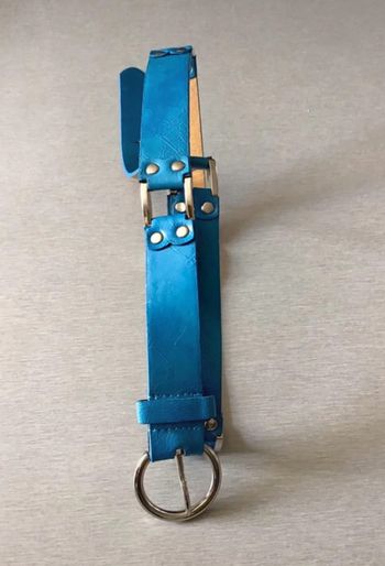 Ceinture dans les tons bleu et argenté taille 90