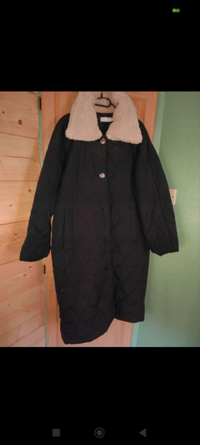 Magnifique manteau 'euve avec étiquette doudoune moumoute - photo numéro 4