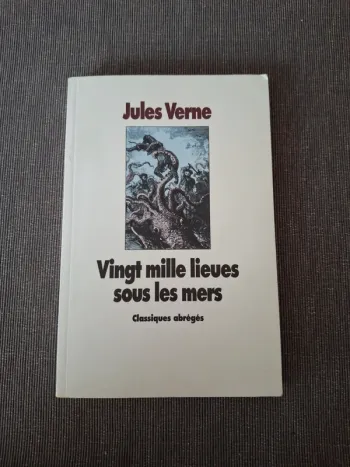 Livre Vingt mille lieues sous les mers