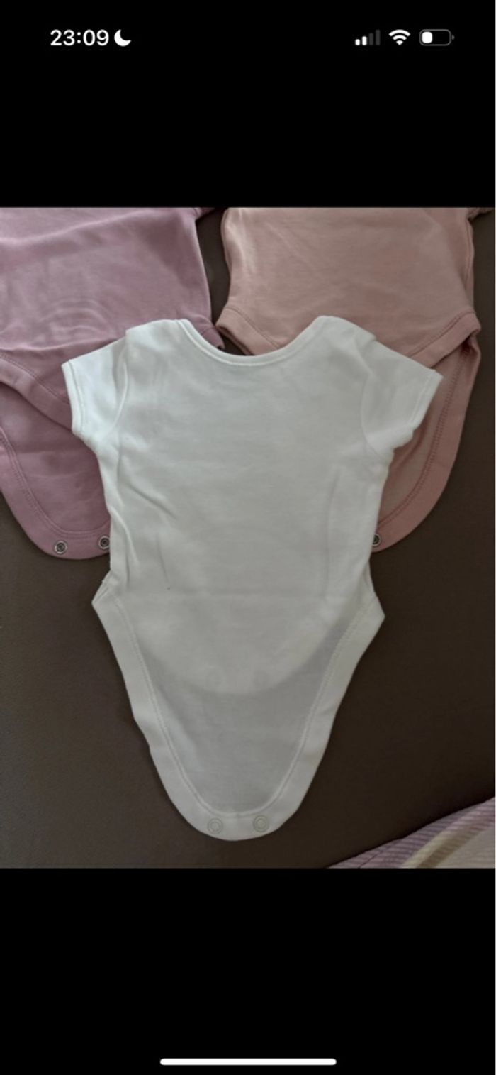 Lot de 3 Bodys Rose Lila et Blanc - Taille 1 mois - photo numéro 6