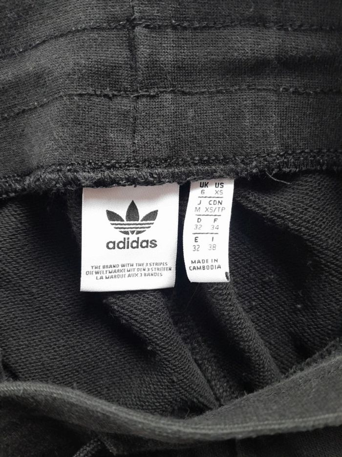 Très beau pantalon de jogging adidas - photo numéro 3