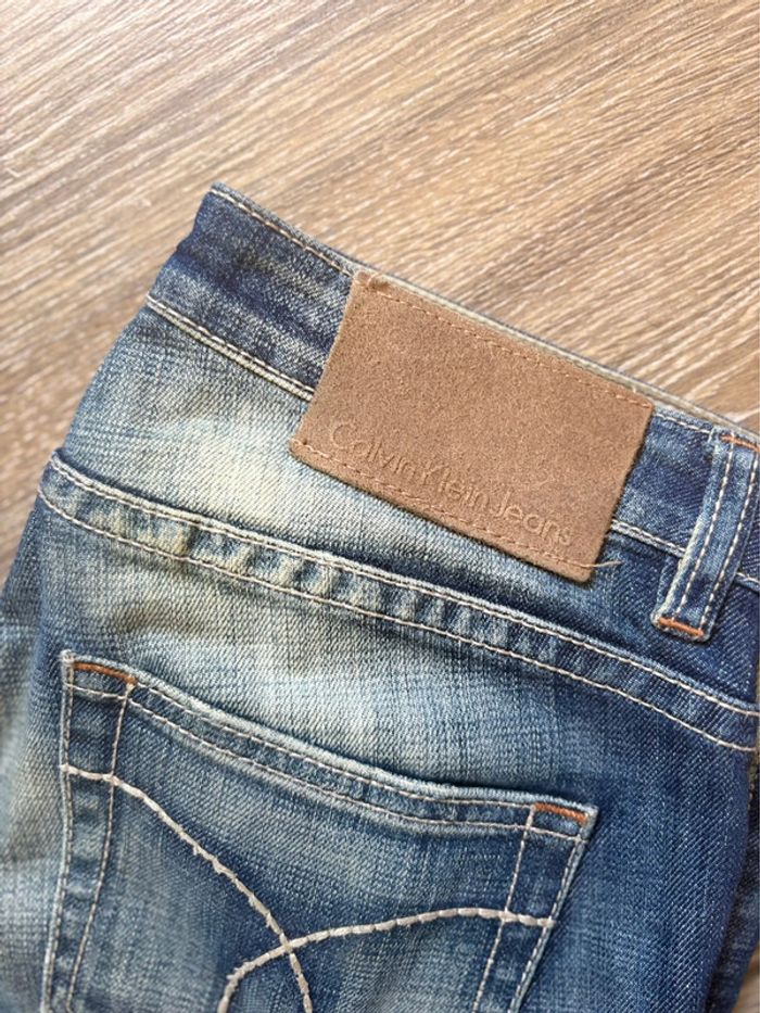 Jean Calvin Klein jeans - coupé évasée - taille 38/M - en très bon état - photo numéro 2