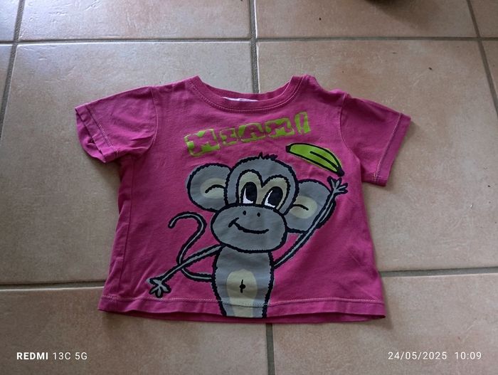 T-shirt manches courtes taille 2 ans