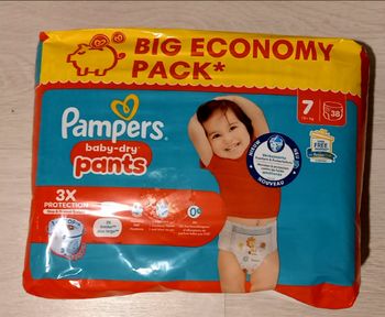 38 couches Pampers Baby-Dry Pants T7 - Neuf 