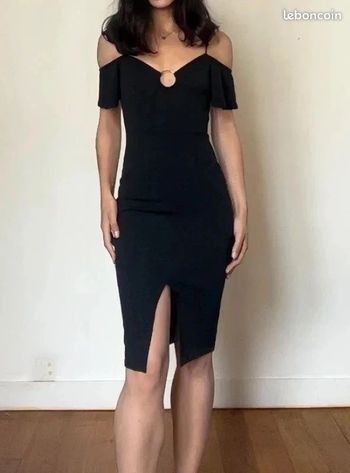Belle robe noire de soirée fendue devant taille XS