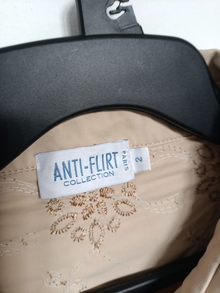 Chemisier brodé ajouré beige – Anti-Flirt Paris vintage sable - photo numéro 4