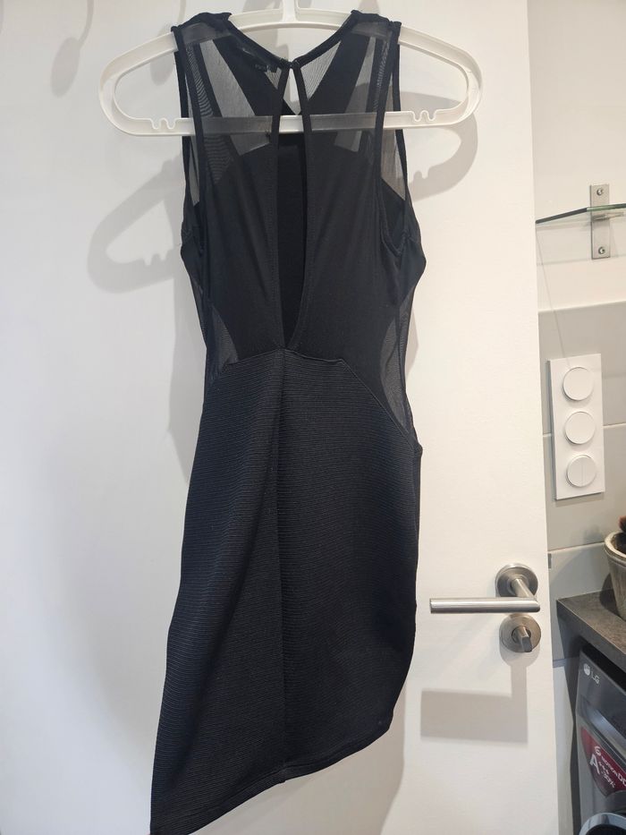 Robe noire - photo numéro 5